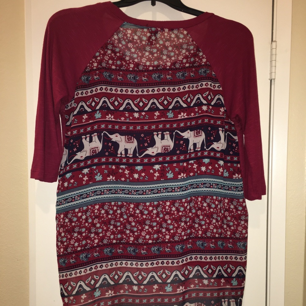 ♦️BNC♦️Burgundy Elephant Top - Picture 4 of 4